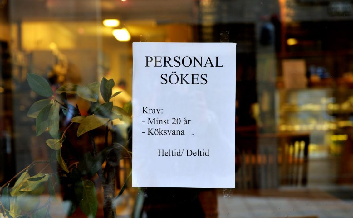 Sedan reformen år 2008 är det upp till arbetsgivarna att avgöra om man behöver ta in invandrad arbetskraft.