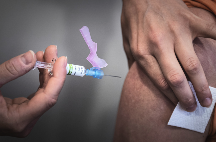 Viljan att vaccinera sig minskar något i Sverige, enligt en studie, och ligger under Europasnittet.