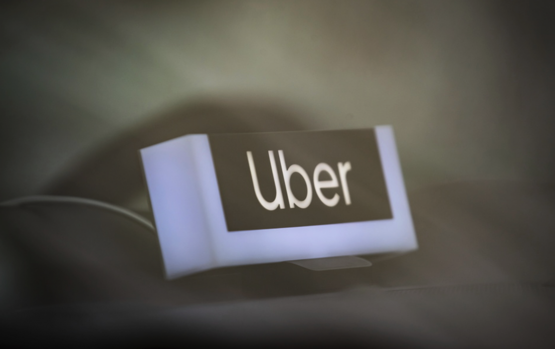 Företagen Uber och Lyft i USA har öst in miljarder för ja-sidan i folkomröstningen i Kalifornien.
