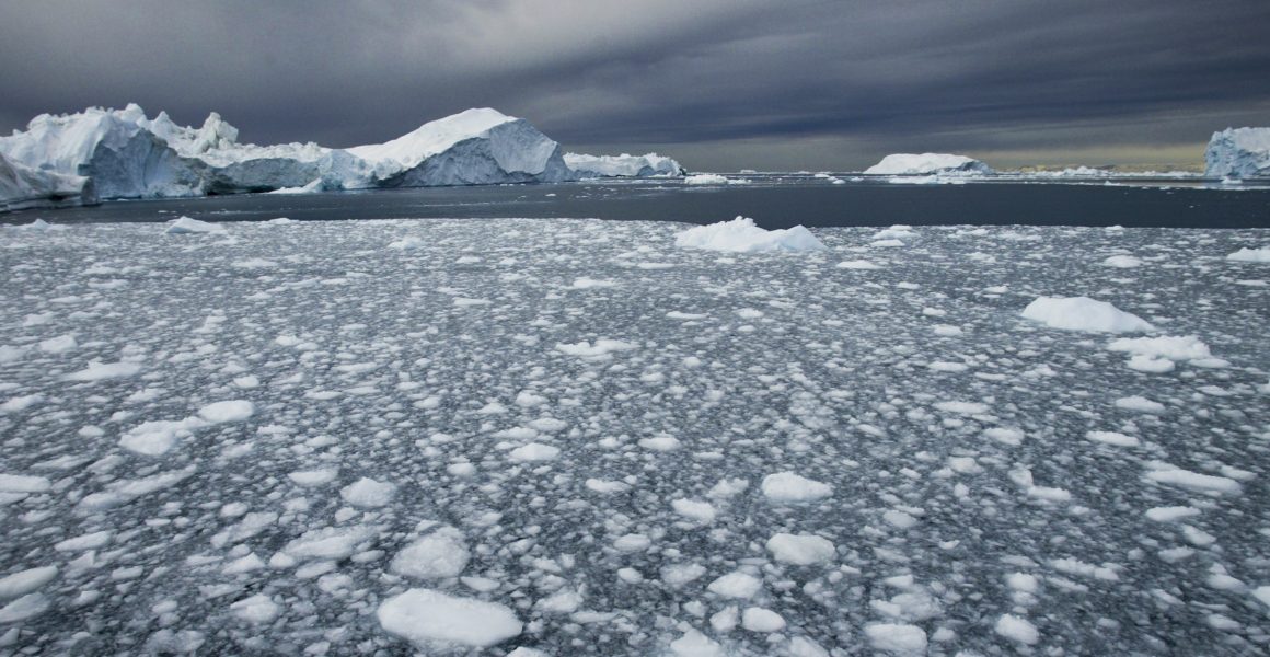 Svenska och ryska forskare har dokumenterat omfattande läckage av metan i Arktis.