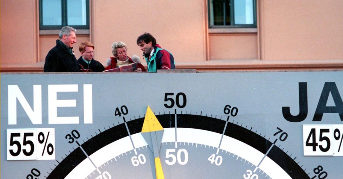 Fyra dagar före Norges folkomröstning om EU-medlemskap i november 1994 visade den stora valbarometern i Oslo att norrmännen var tveksamma inför att bli en del av en tvivelaktig organisation.