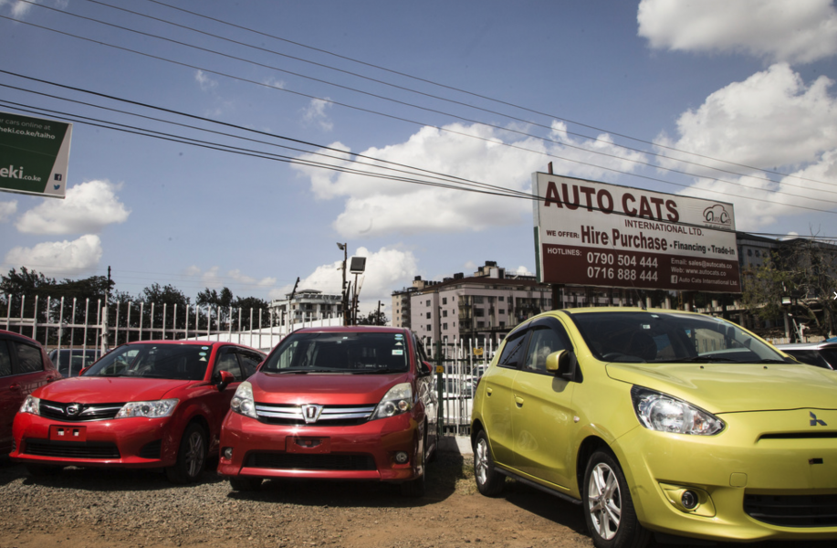 Försäljning av begagnade bilar i Nairobi, Kenya.