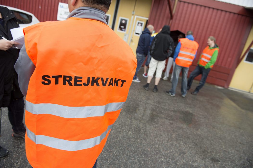 Strejkvakter placeras i regel ut framför arbetsplatserna vid strejk för att ingen ska bryta strejken.