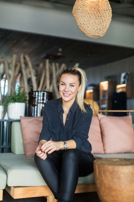 Influencern Therese Lindgren vill att Sverige stänger minkfarmerna.