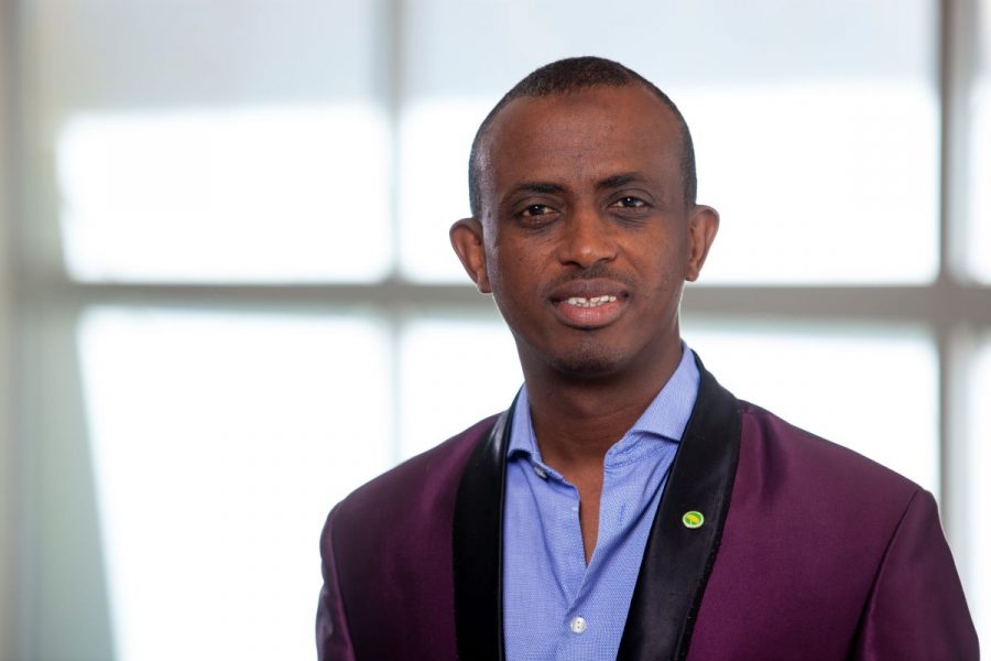 Mursal Isa (MP) stöttar Nasteho Mohamed som menar att det finns konservativa strukturer i en somalisk förening i Borlänge.