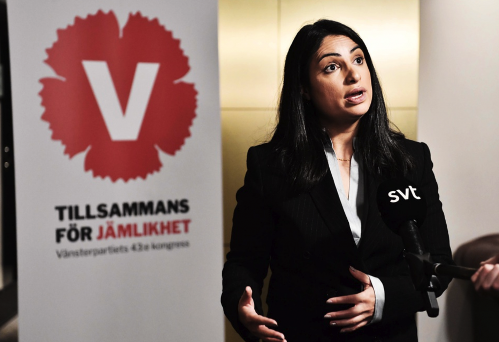 Vänsterpartiets partiledare vill avveckla minkfarmarna i Sverige på grund av coronavirusrisk och pekar på utvecklingen i Danmark.
