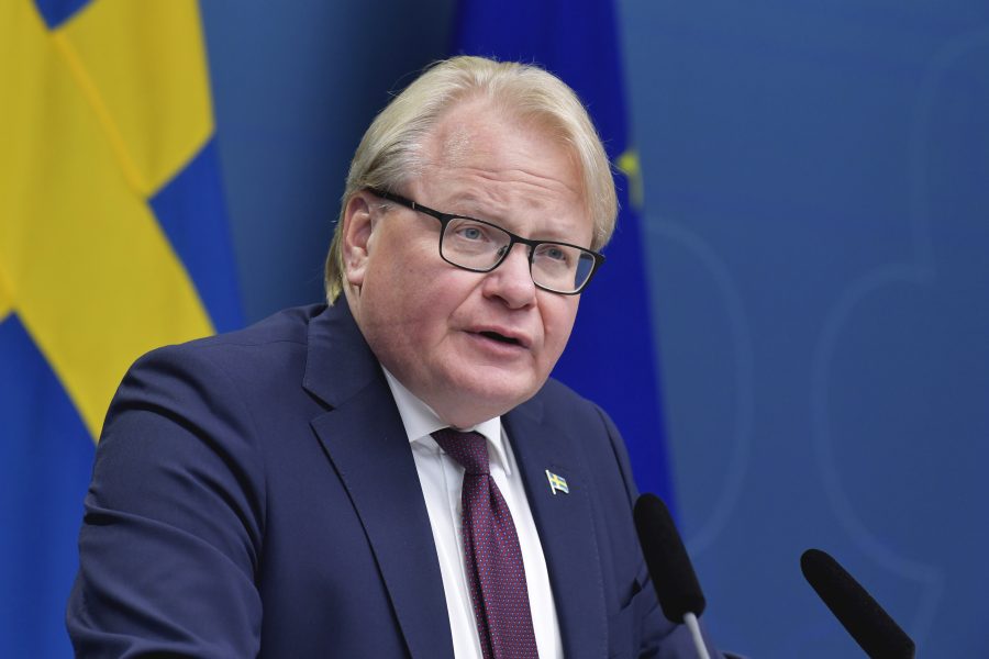 Försvarsminister Peter Hultqvist (S).