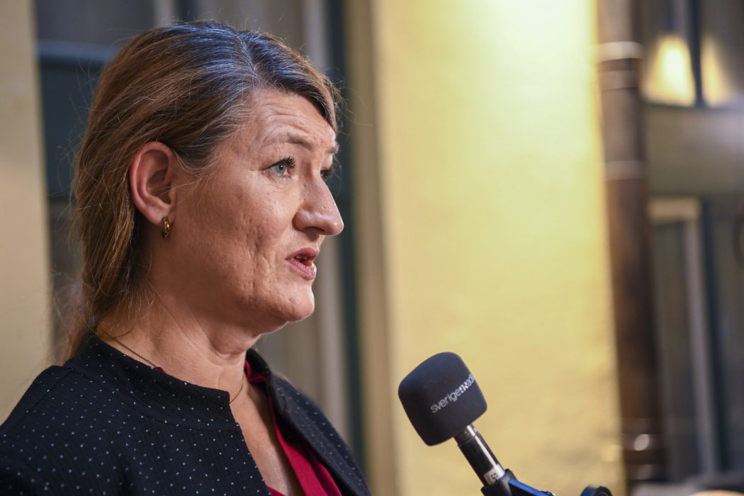LO-ordföranden Susanna Gideonsson vill inte ha Vänsterpartiets hjälp i las-frågan.