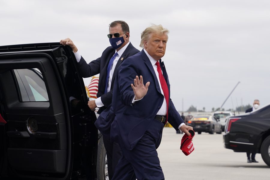 USA:S president Donald Trump i Miami i Florida för att resa med Air Force One till fyra delstater under valkampanjens sista dag.