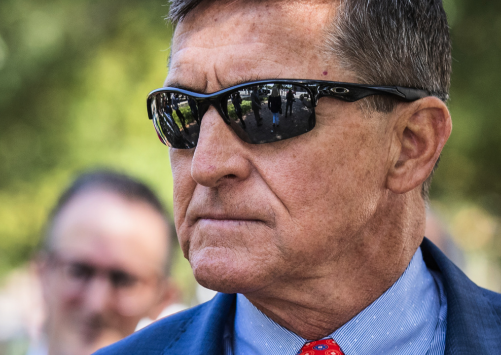 Michael Flynn lämnar en domstolsbyggnad i september 2019.