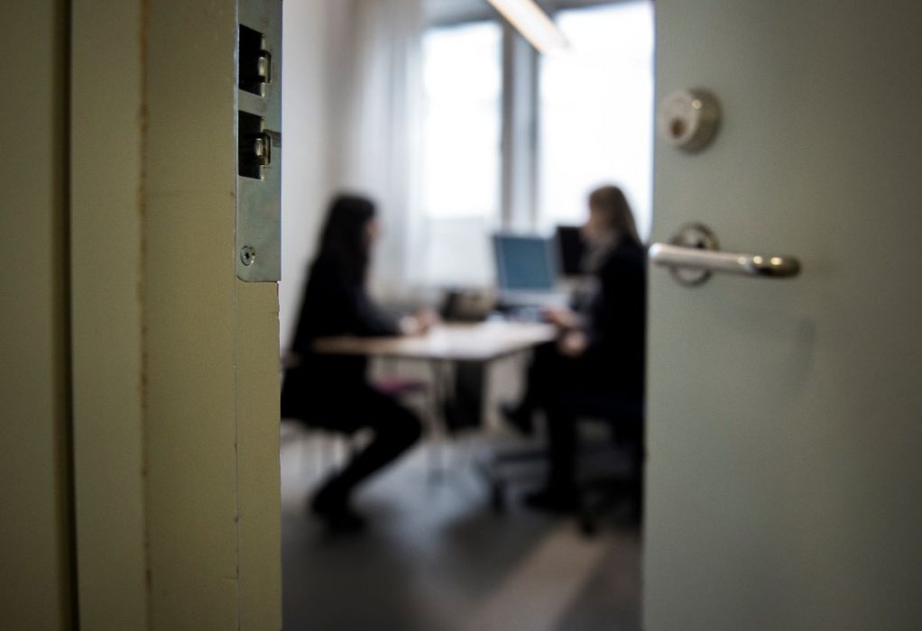 Måna asylsökande får inte en rättssäker utredning på Migrationsverket, menar Karin Fridell Anter, ordförande för föreningen Stöttepelaren