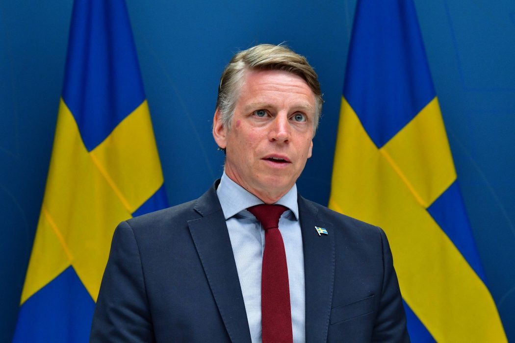 Finansmarknadsminister Per Bolund (MP) säger att regeringen och samarbetspartierna är överens om en tillfällig lättnad av reglerna i sjukförsäkringen.