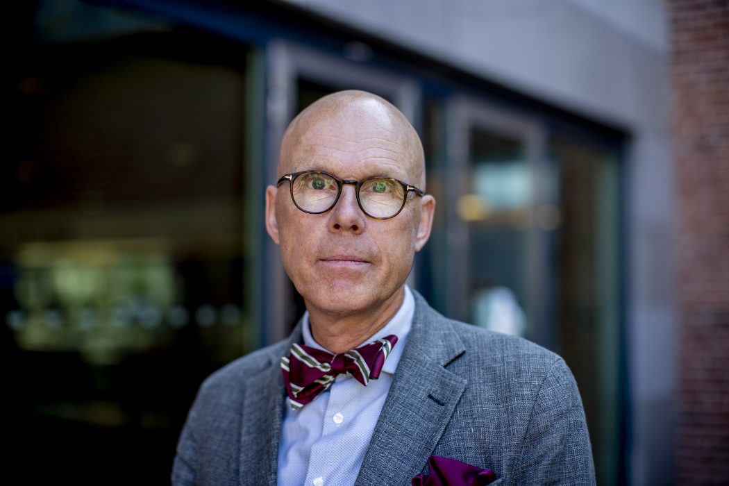 Jonas Hinnfors, professor i statsvetenskap vid Göteborgs universitet, säger att Socialdemokraternas stora tapp i SCB:s mätning var väntad.