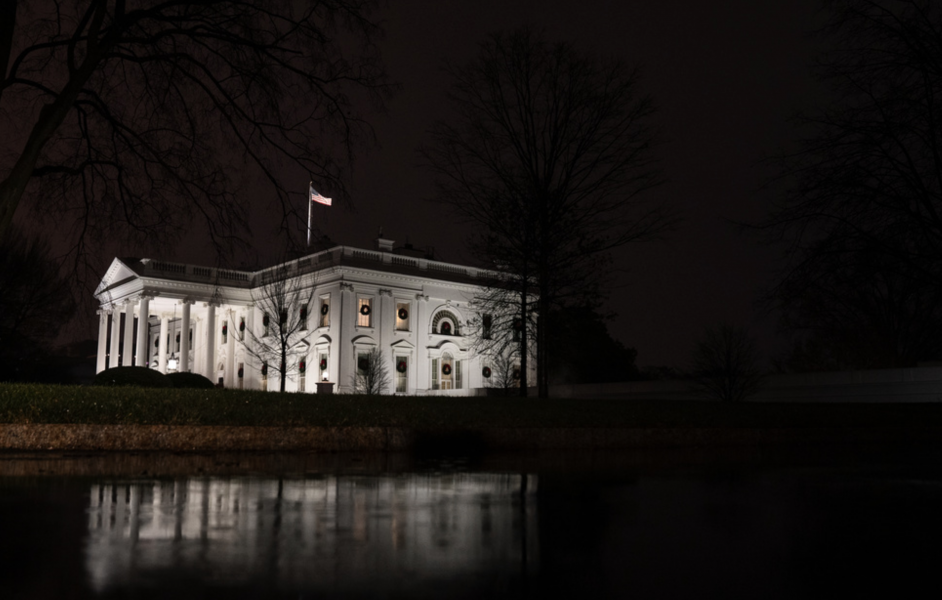 Ett hetsigt möte om valresultatet i det amerikanska presidentvalet ägde enligt samstämmiga uppgifter rum i Vita huset i fredags.