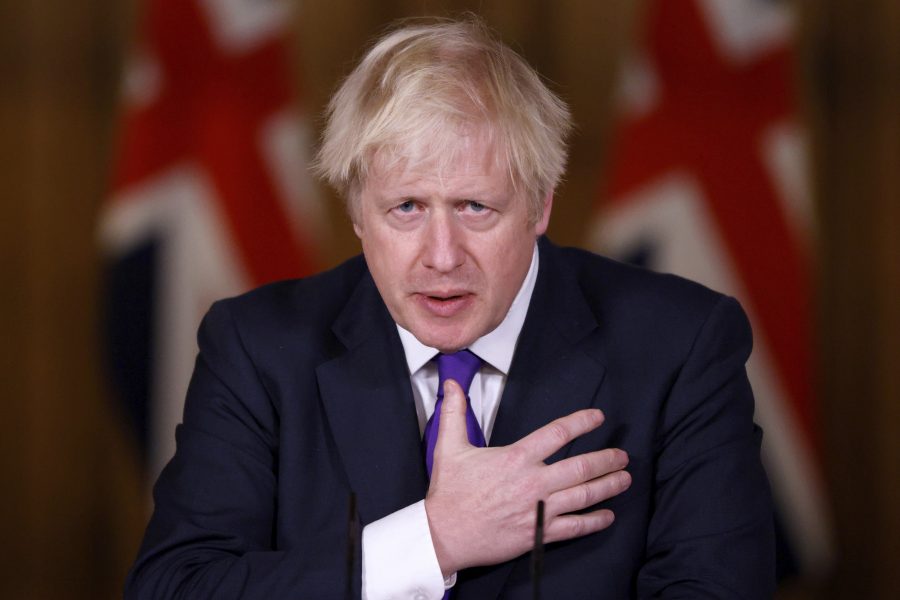 Storbritanniens premiärminister Boris Johnson ska tala i telefon med EU-kommissionens ordförande Ursula von der Leyen under måndagskvällen.