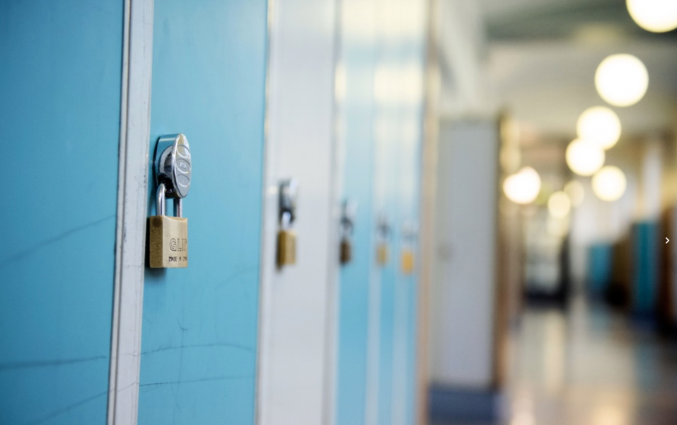 Många skolungdomar har utsatts för sexuella trakasserier.