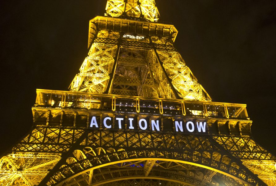 Handla nu uppmanade aktivister delegaterna under Parisavtalet.
