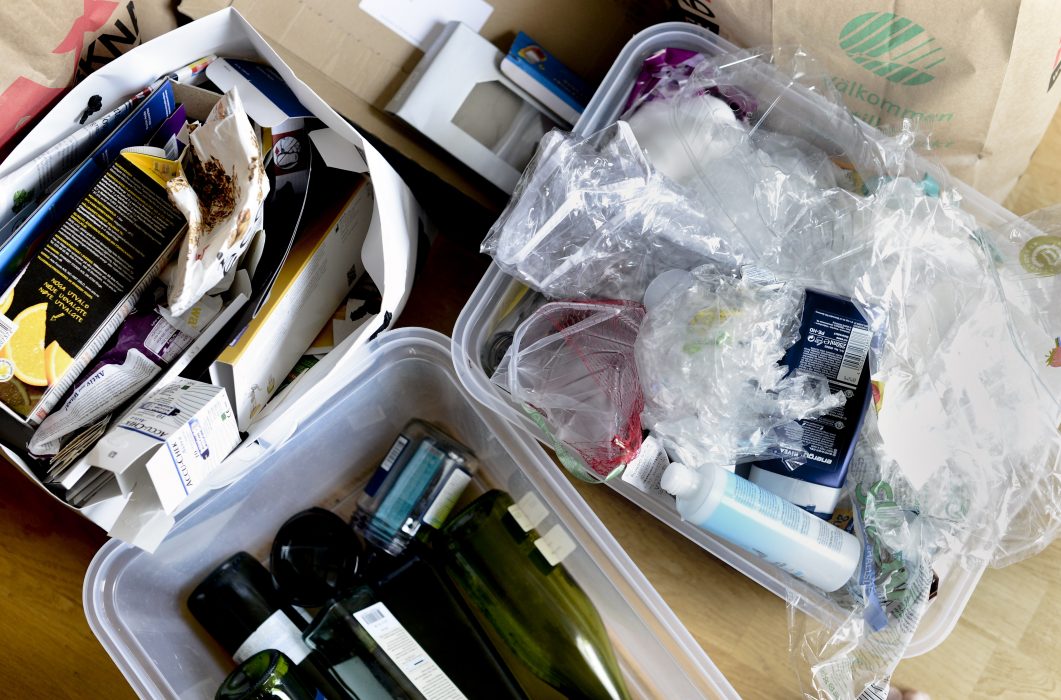 Förbränning av bland annat plastsopor orsakar ökande utsläpp.
