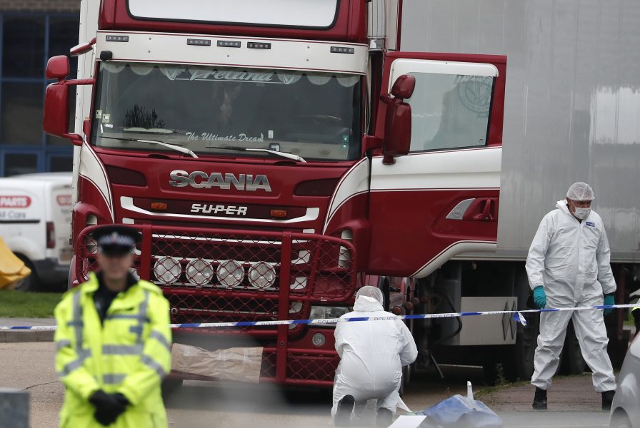 Fyra män döms till långa fängelsestraff för sin inblandning i smugglingen av 39 människor till Storbritannien, där de kvävdes till döds i ett lastbilsutrymme.