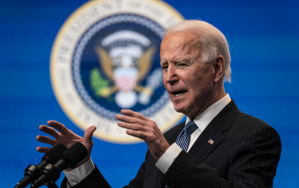 President Joe Biden kör på med den protektionistiska vägen och inför strängare regler för offentlig upphandling.