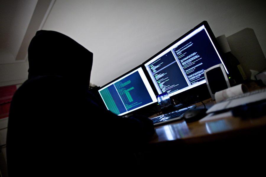 Tyska myndigheter har stängt ner den största handelsplatsen på Darknet.
