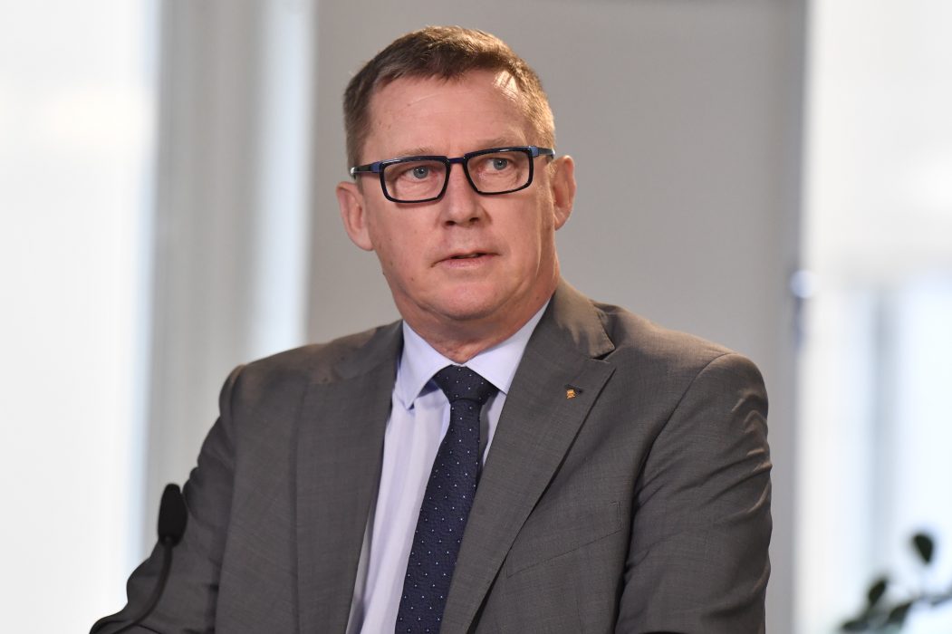 Klas Friberg, säkerhetspolischef, talar under Folk och försvars digital rikskonferens i Stockholm.