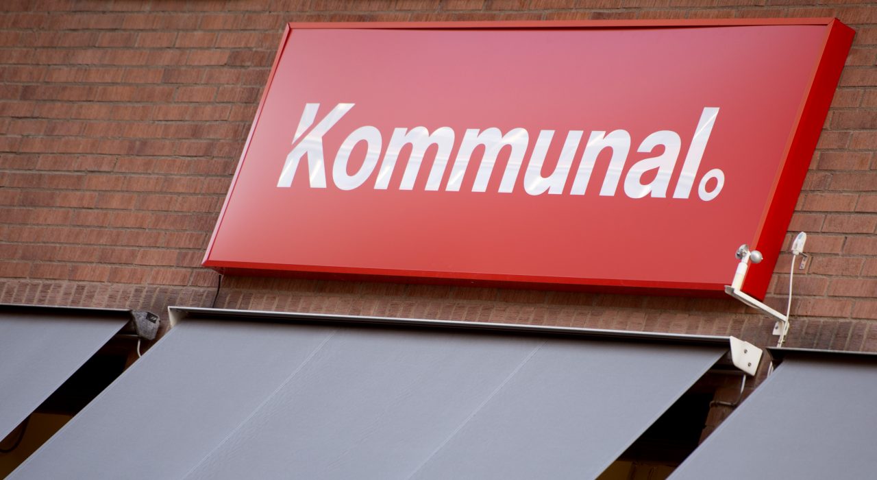 Kommunal och IF Metall bröt mot LO:s stadgar när de anslöt till las-överenskommelsen, konstaterade fackorganisationen under ett möte på måndagen.