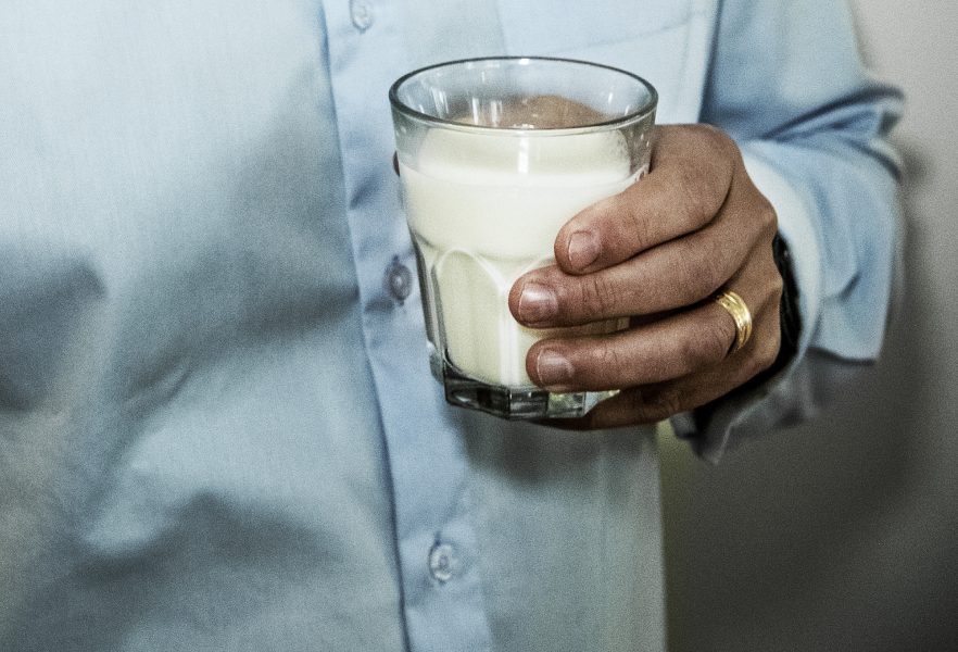 I Karlskoga och Degerfors har man beslutat om att sluta servera mjölk på gymnasieskolorna.