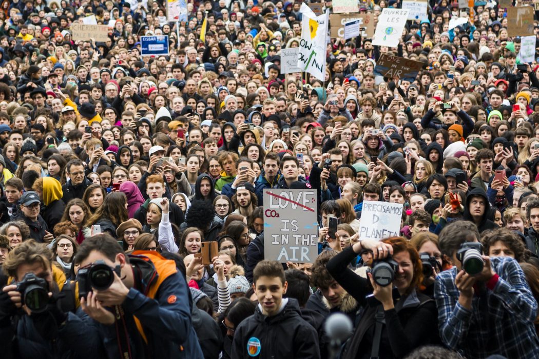 Nu under coronapandemin har Fridays for future-strejkerna, likt denna i Schweiz, förflyttats till internet.