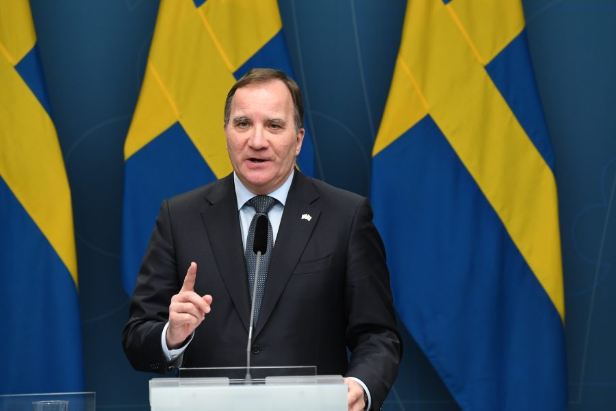 "Den svenska strategin har varit en kombination av hårda regler och förbud, men det har funnits ett behov av mer träffsäker lagstiftning", sade statsminister Stefan Löfven (S) på fredagens pressträff.