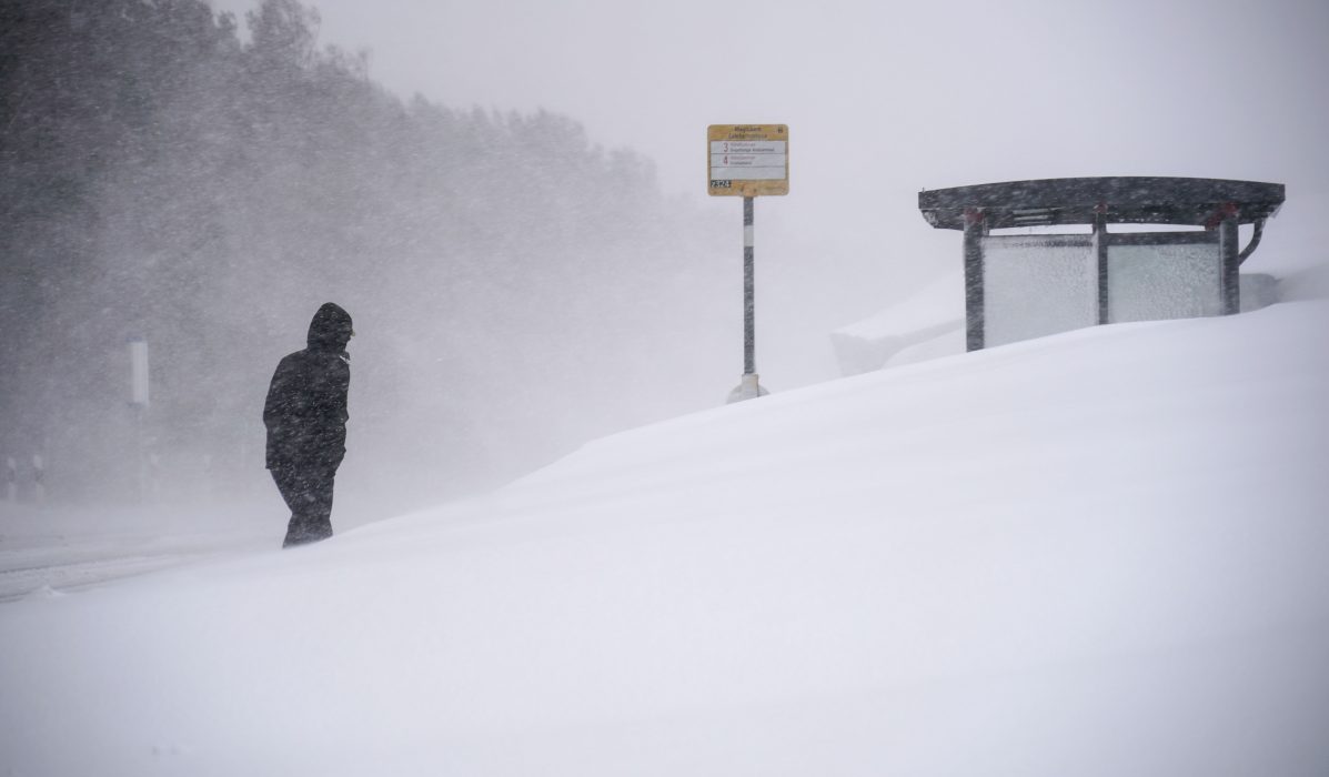 I delar av Norrland kommer det att snöa ordentligt under måndagen – uppåt 70 centimeter.