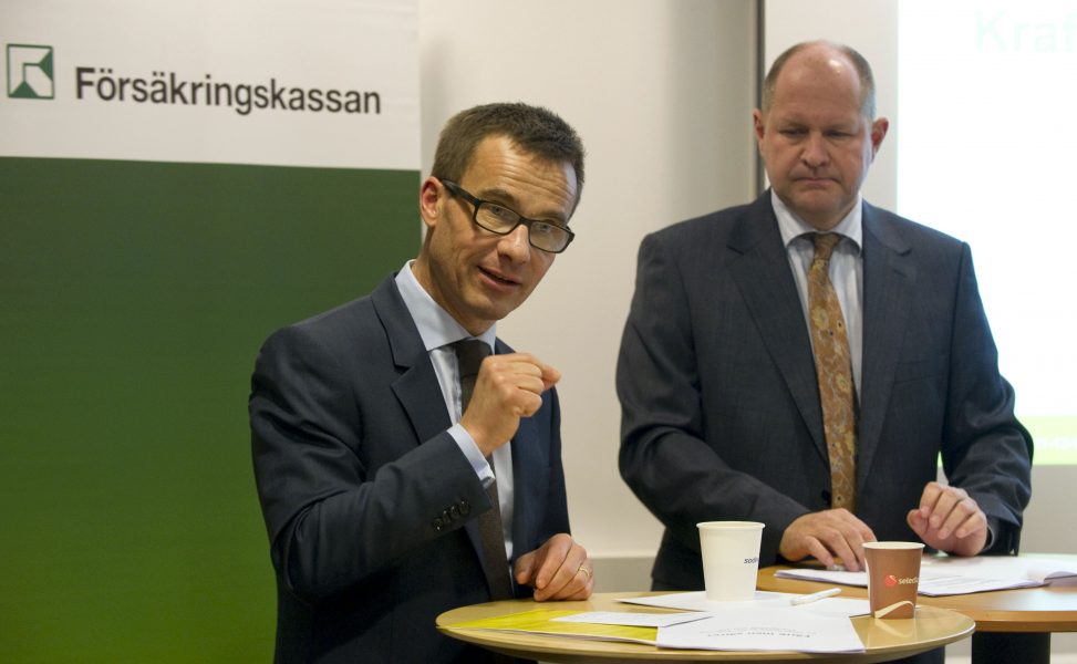 M-ledaren Ulf Kristersson uppmanar MSB:s generaldirektör Dan Eliasson att lämna sitt jobb.