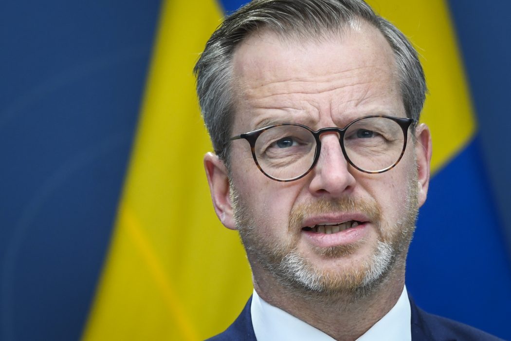 Inrikesminister Mikael Damberg (S) håller pressträff om kraven på inresetester.