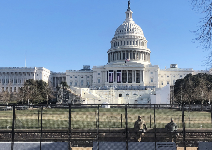 Nationalgardet bevakar kongressbyggnaden Kapitolium i USA:s huvudstad Washington DC, efter stormningen den 6 januari.