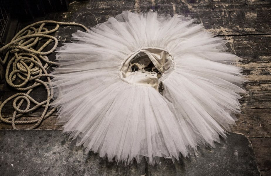 Förlegade tankar kring svart och vitt verkar finnas kvar på sina håll i ballettvärlden.