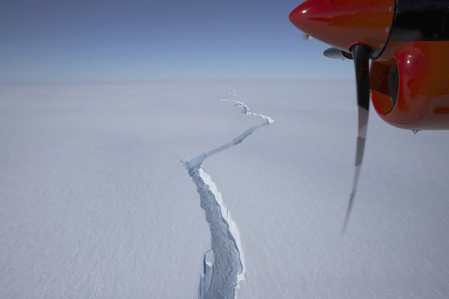 En flygbild över sprickan på Brunt Ice Shelf tagen i januari i år.