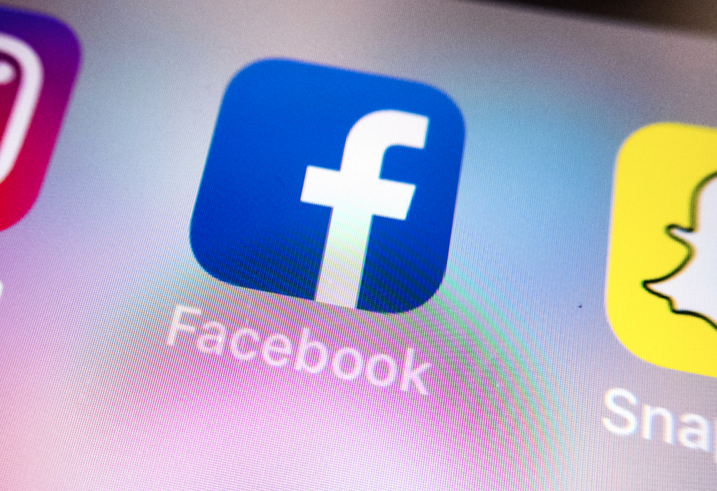 Facebook argument har varit de inte vill betala för att hjälpa mediebolagen att nå en större publik.