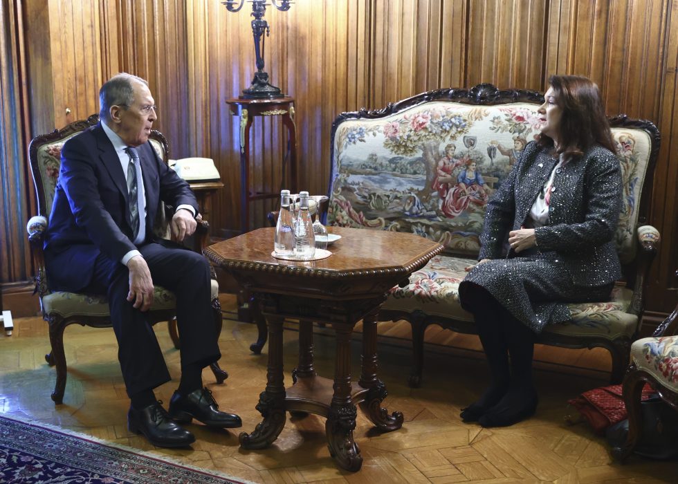 Sveriges utrikesminister Ann Linde med Rysslands utrikesminister Sergej Lavrov.