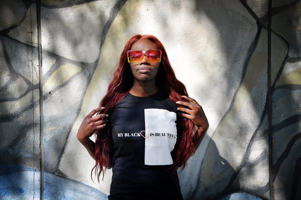 Aysha Jones har många järn i elden som entreprenör, stylist, föreläsare, mångfaldsstrateg, bloggare och influencer, samt platschef på ett kontorshotell.