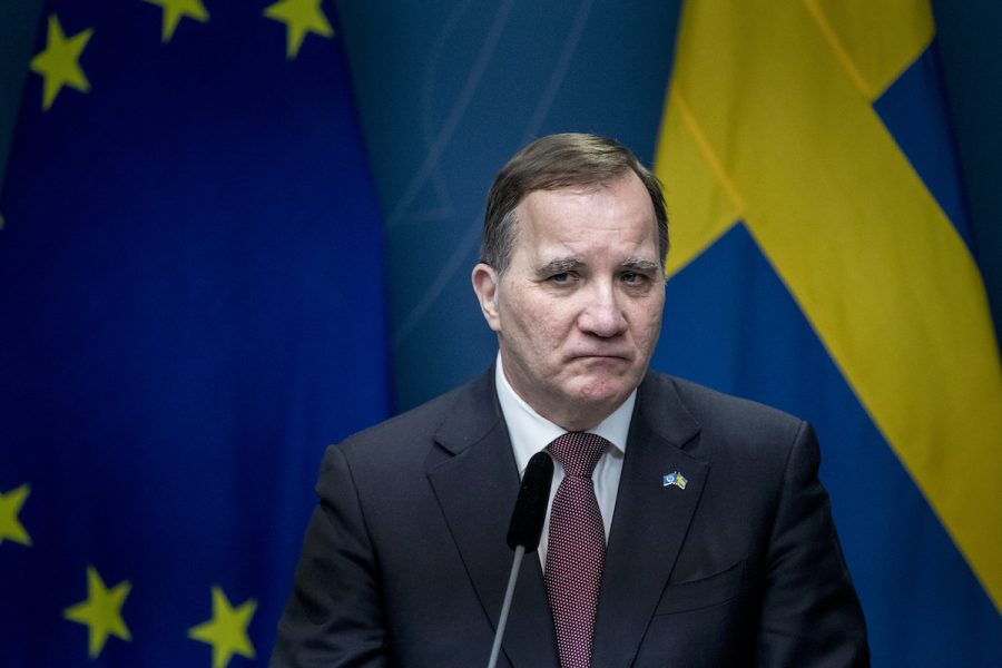 Statsminister Stefan Löfven (S) fördömer Rysslands diplomatutvisning.