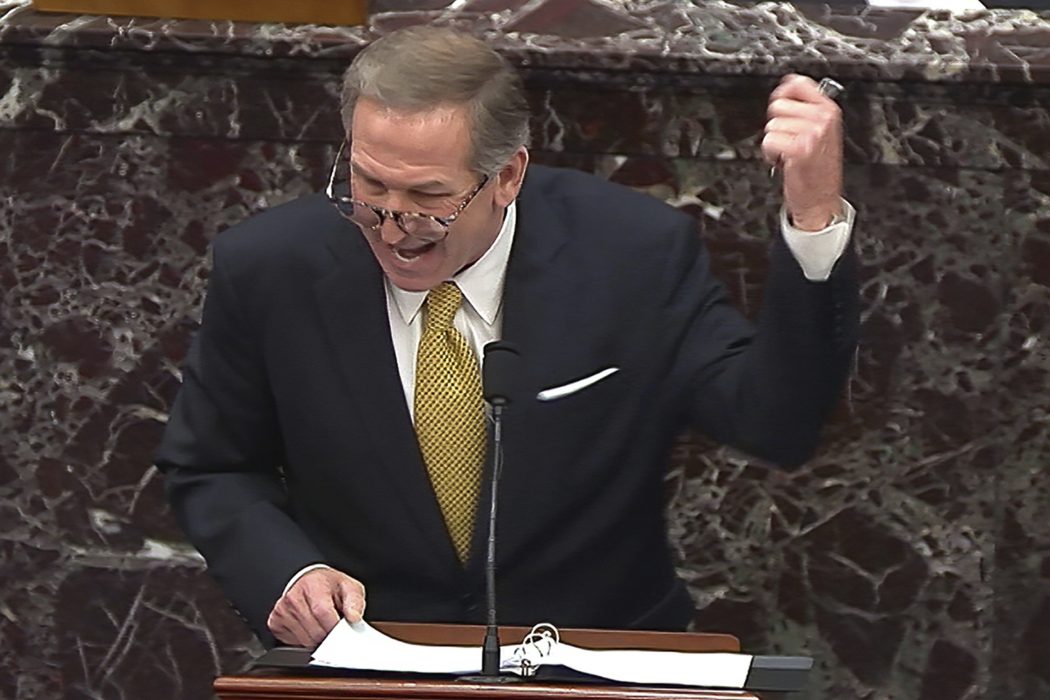 Michael van der Veen, en av USA:s tidigare president Donald Trumps försvarsadvokater i riksrättsprocessen i senaten, håller sitt inledningsanförande på fredagen.