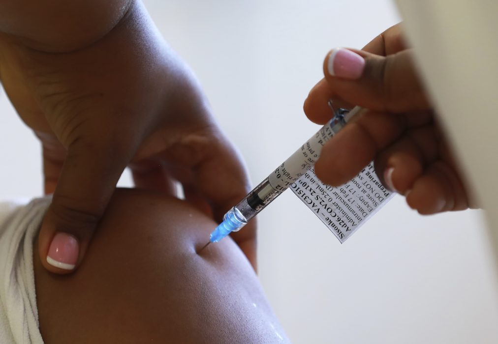 I Afrika söder om Sahara har inget annat land än Sydafrika kommit igång med vaccinationerna mot covid-19.