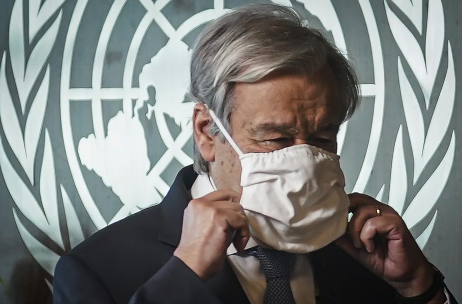 FN:s generalsekreterare Antonió Guterres larmar om att brott mot mänskliga rättigheter har ökat under pandemin: "Viruset hotar oss alla.