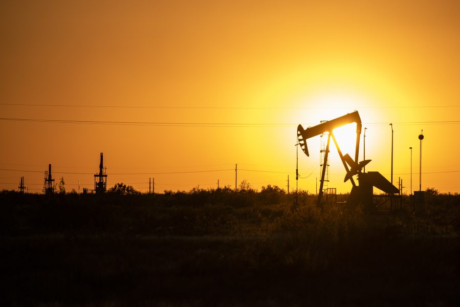 Aktiv oljekälla i Texas.