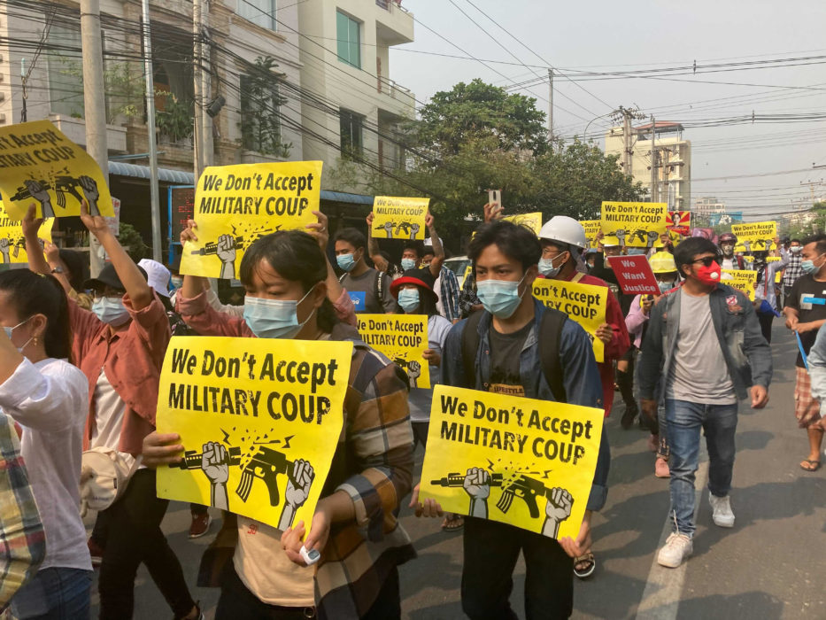 Söndagen blev våldsam i Myanmar.