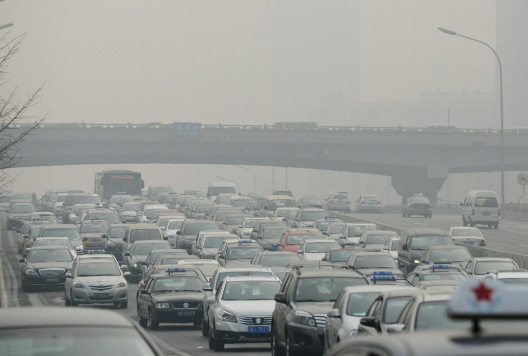 Världens länder måste öka ambitionsnivån radikalt för att klara klimatmålen till 2050, rapporterar FN:s klimatsekretariat UNFCCC.