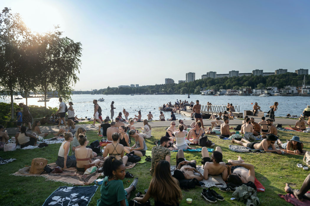 Fler svenskar håller sig i skuggan, av Strålsäkerhetsmyndighetens rön att döma.
