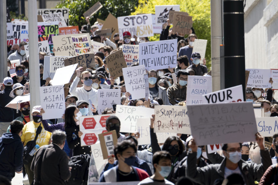 Hundratals demonstranter protesterade i Atlanta mot den ökande rasismen och attacker mot personer med asiatiskt ursprung.