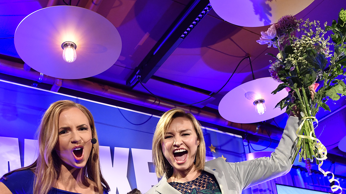 Ebba Busch och Sara Skyttedal och David Lega under valvakan efter EU-valet.