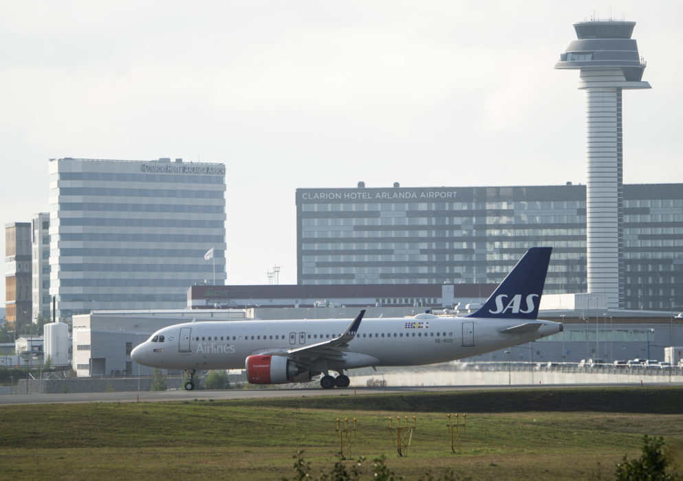 Regeringen lägger nu fram en proposition som kan göra det dyrare att landa eller lyfta, beroende på flygets klimatpåverkan.